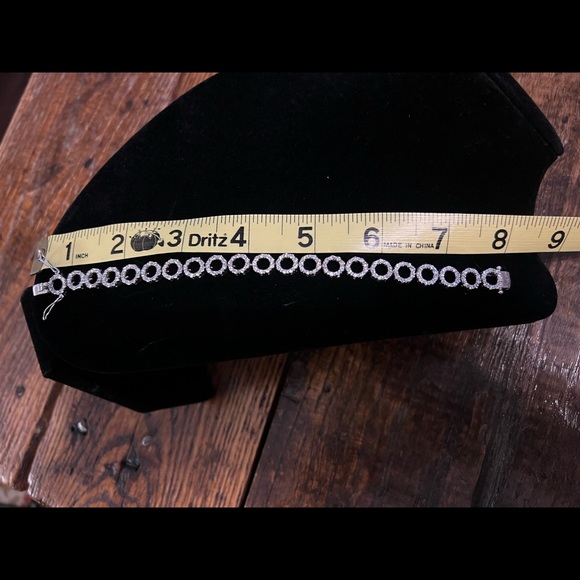 Costume rhinestone earrings and matching bracelet with lots of sparkle - Picture 4 of 7